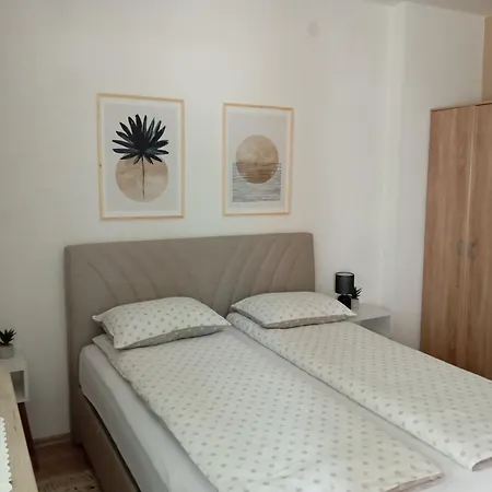 Radanovic Apartamento Foca